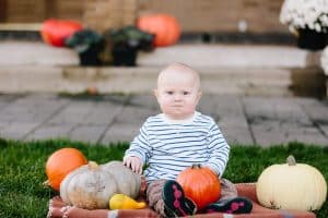 Fall family lifestyle picture session at Felt Mansion in Holland Michigan.
