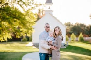 Fall family lifestyle picture session at Felt Mansion in Holland Michigan.