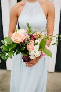 Wedding at Hydrangea Blu Barn in Rockford photographed by Mae Photo.