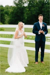 Wedding at Hydrangea Blu Barn in Rockford photographed by Mae Photo.