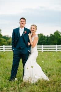 Wedding at Hydrangea Blu Barn in Rockford photographed by Mae Photo.